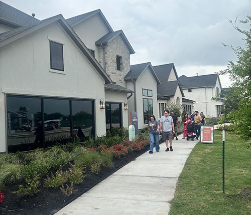 Midline's community streetscape, featuring new construction homes from four national builders.