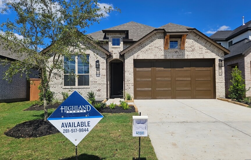 17915 Oakwood Stream Front Exterior